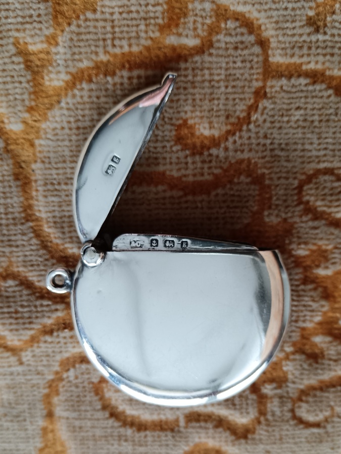 Edwardian Silver Pug Dog Vesta Case 1906 (4).jpg